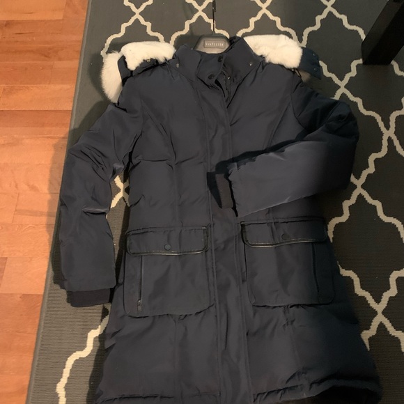 Pajar women’s parka size medium - Picture 2 of 7